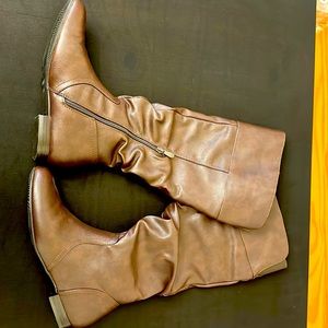 Dream pairs, brown boots sz 9.5